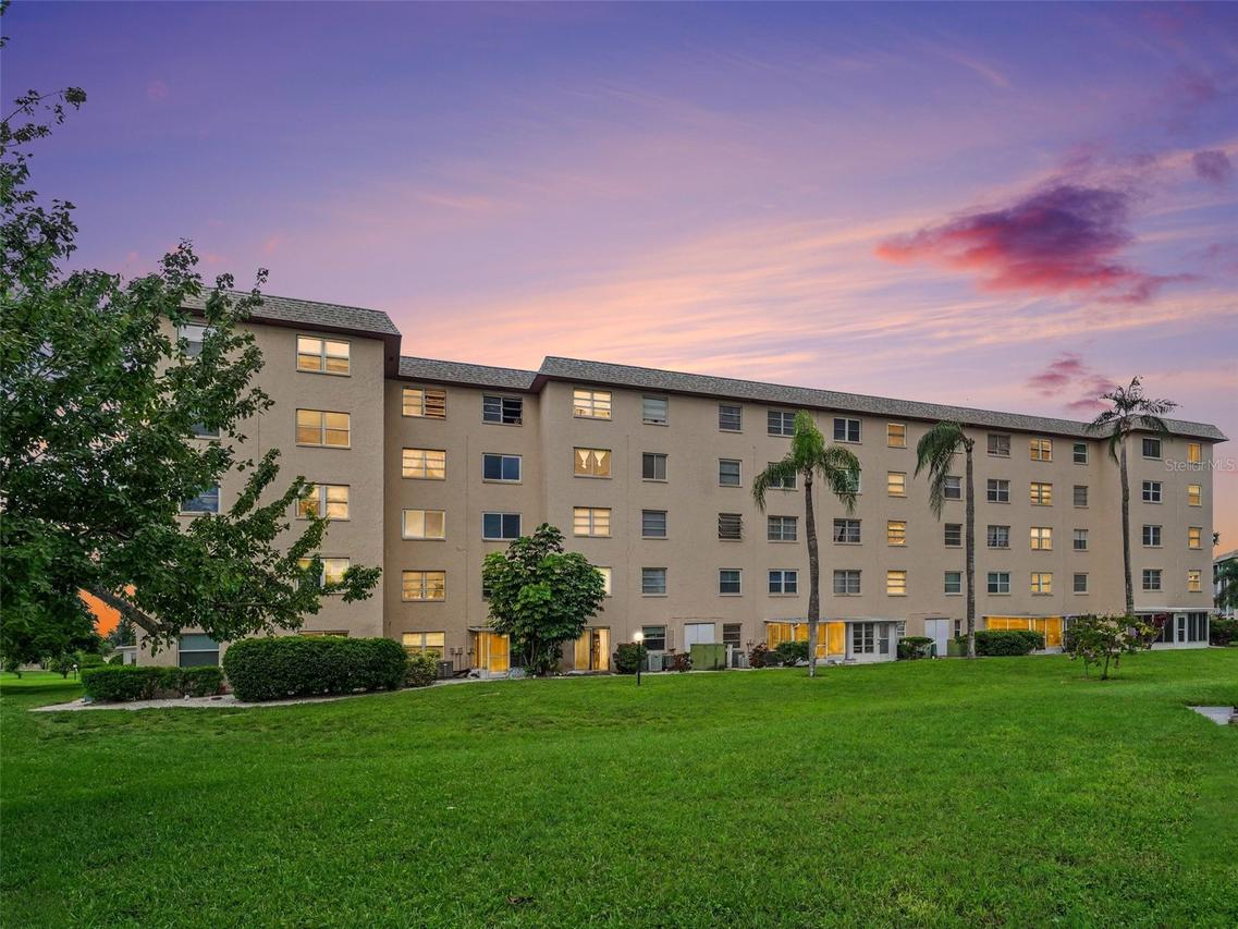 4137 Lake Bayshore Dr. #C505, Bradenton, FL 34205