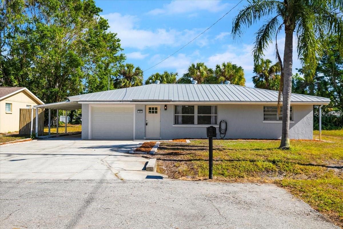 6243 Carlton Ave., Sarasota, FL 34231