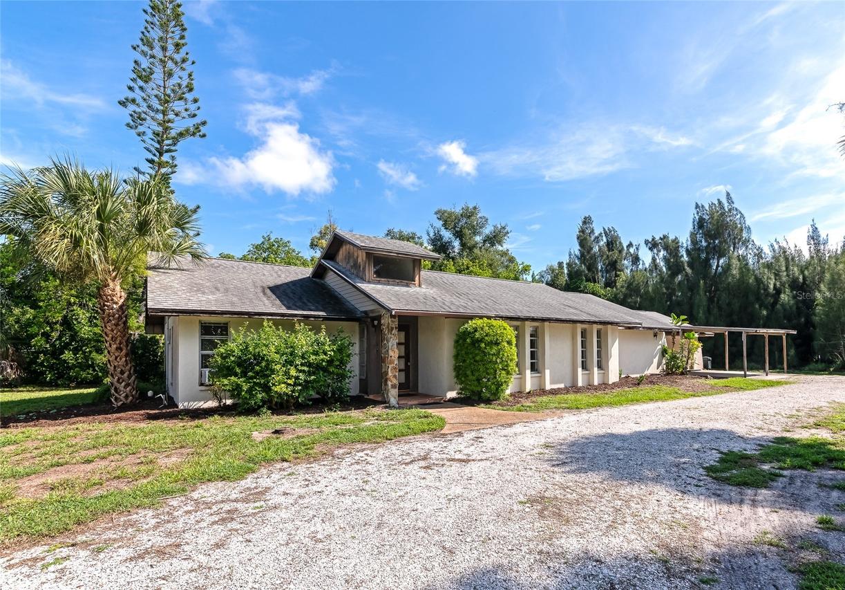 1351 Mustang St., Nokomis, FL 34275