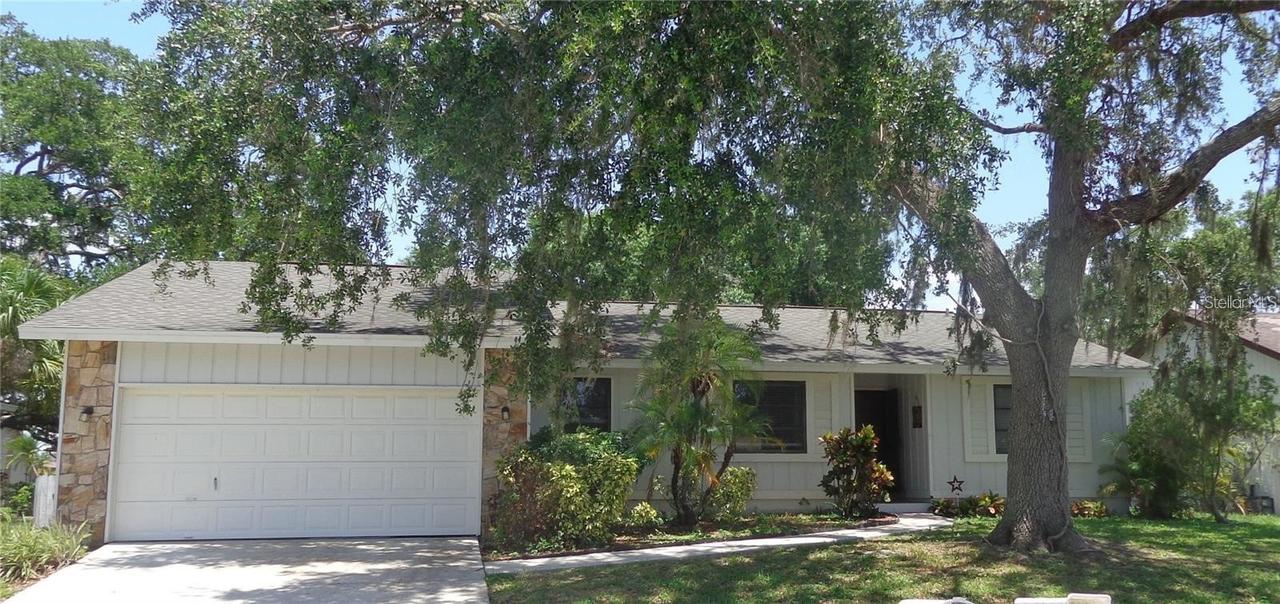 2475 Wood Oak Dr., Sarasota, FL 34232