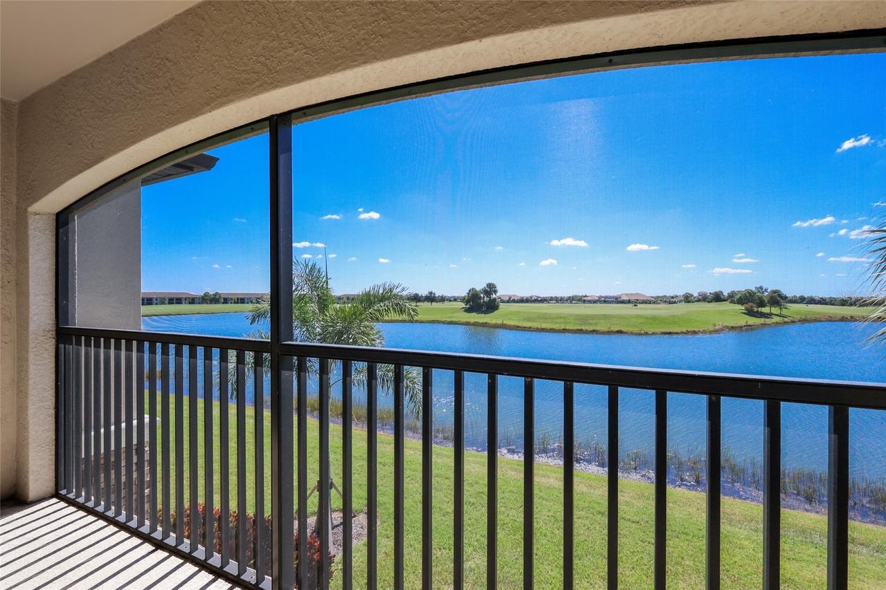 5614 Palmer Cir. #206, Bradenton, FL 34211