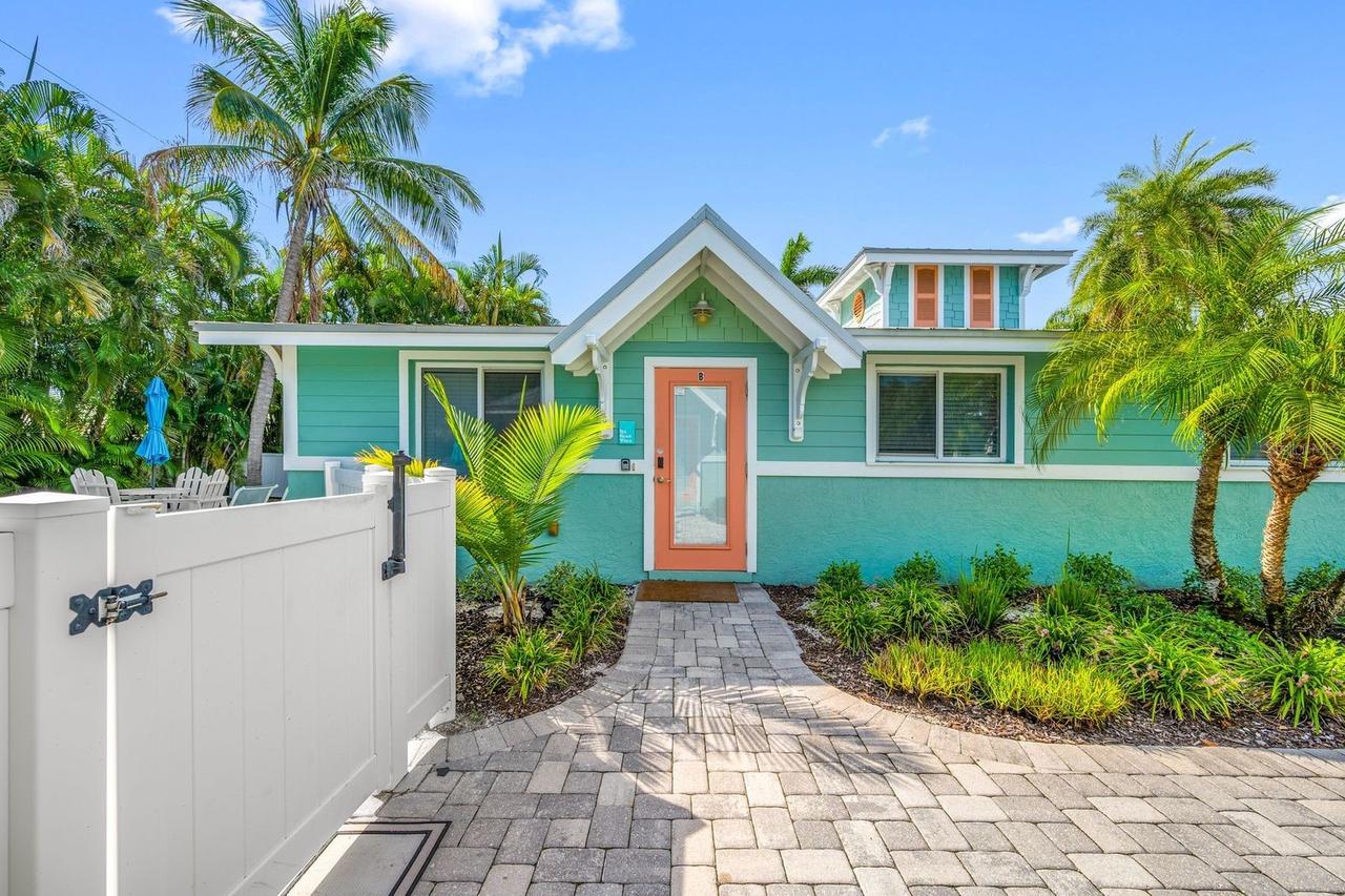 3007 Avenue #B, Bradenton Beach, FL 34217