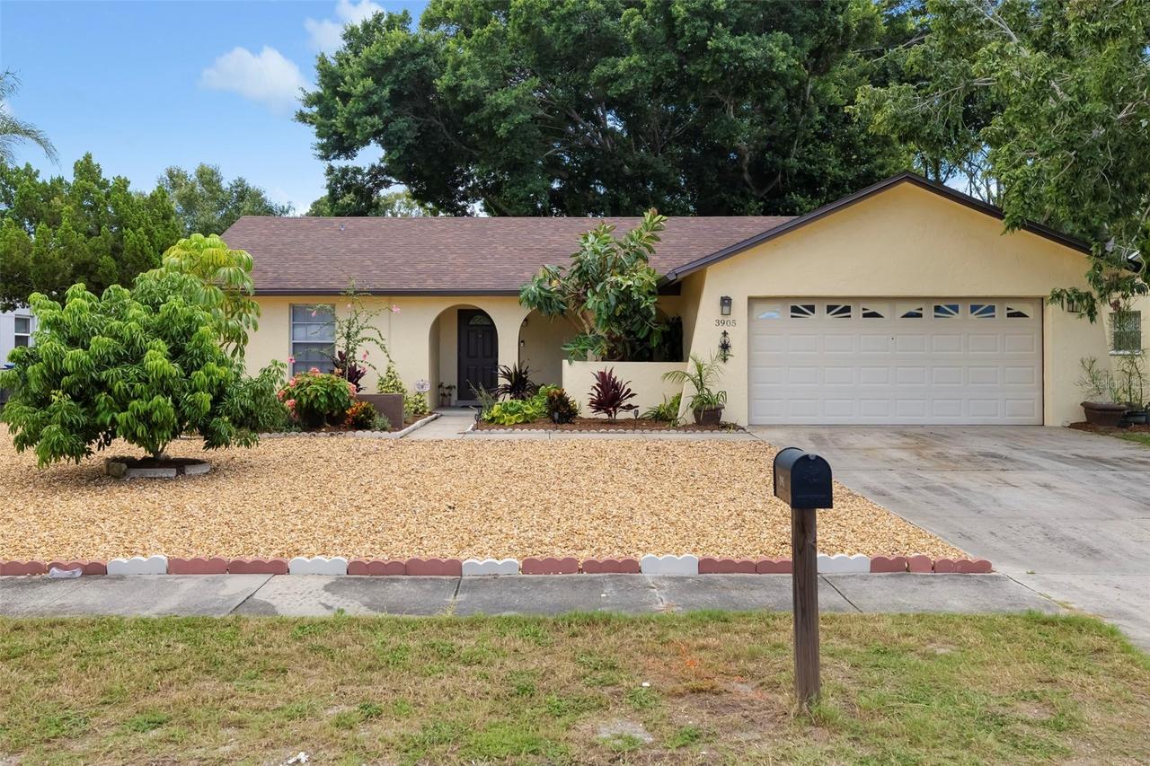 3905 Sandpointe Dr., Bradenton, FL 34205