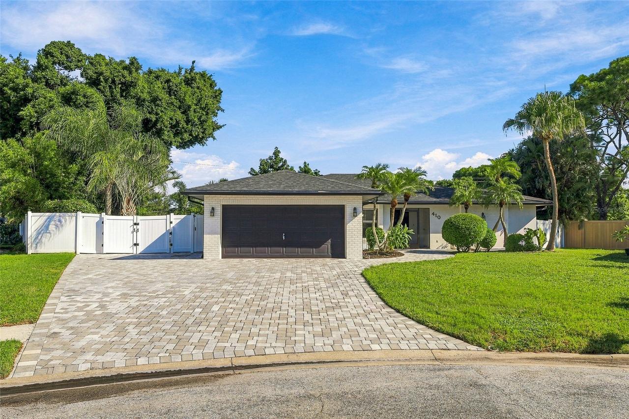 410 72nd St., Bradenton, FL 34209