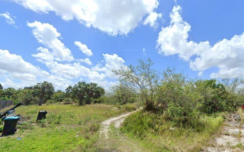 896 Laika Rd., Palm Bay, FL 32908