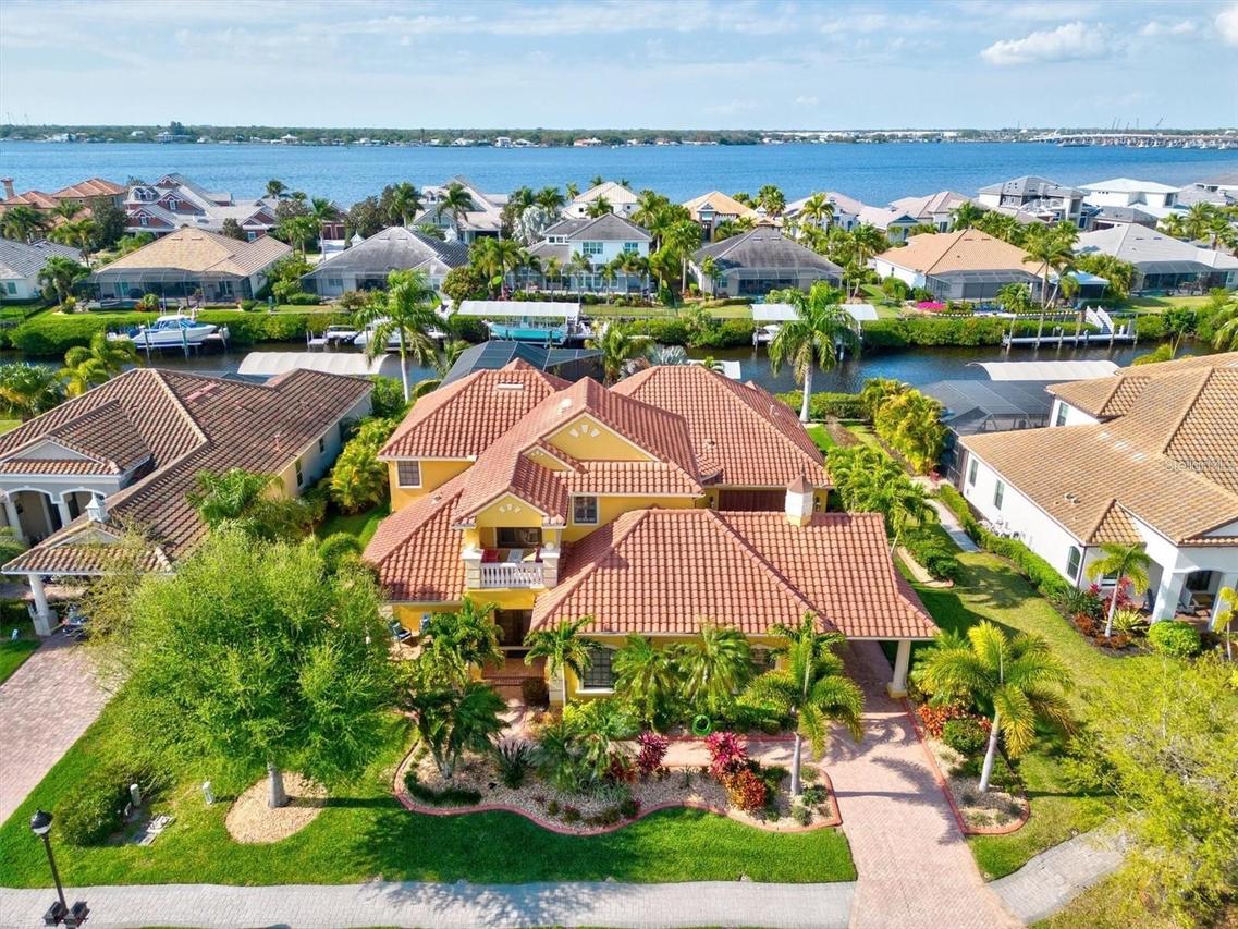 540 Fore Dr., Bradenton, FL 34208