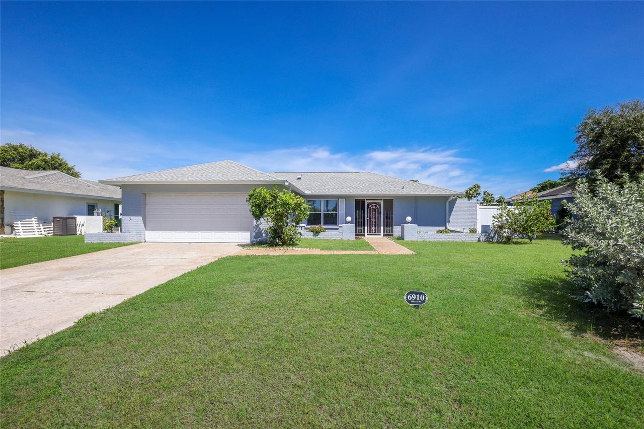6910 18th Ave., Bradenton, FL 34209