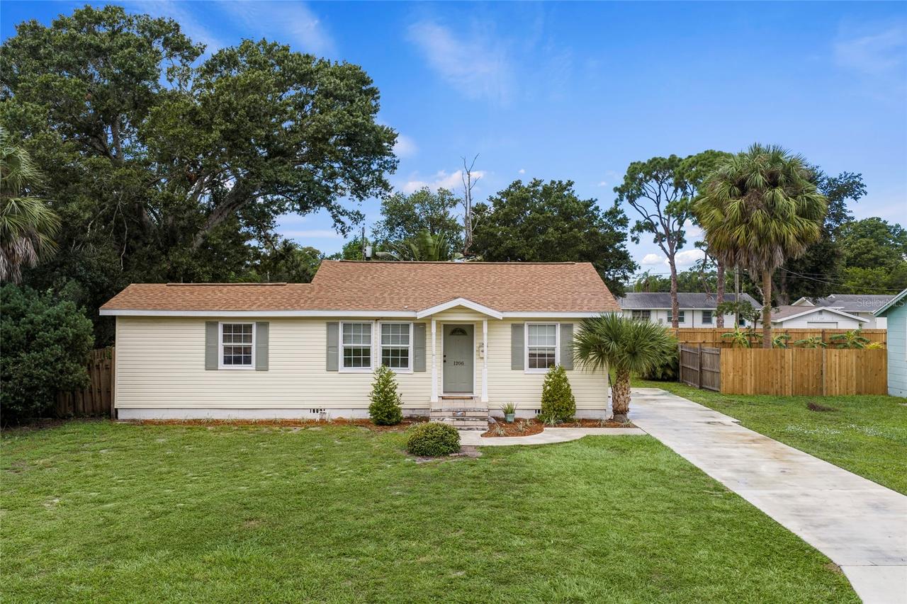 1206 30th St., Bradenton, FL 34205