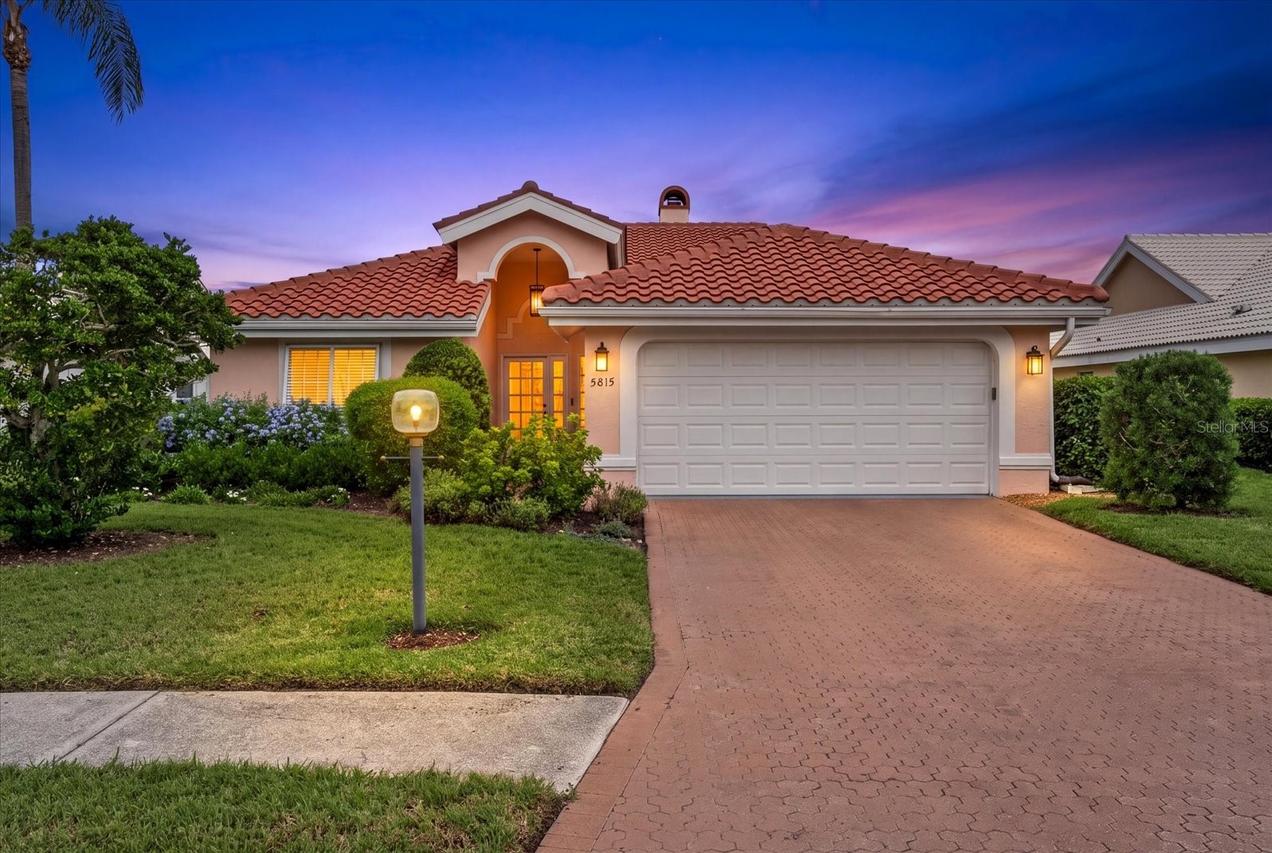 5815 Fairwoods Cir., Sarasota, FL 34243