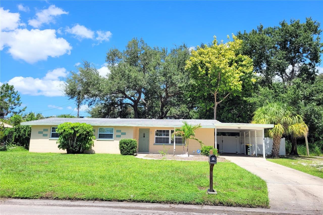2975 Louise St., Sarasota, FL 34237