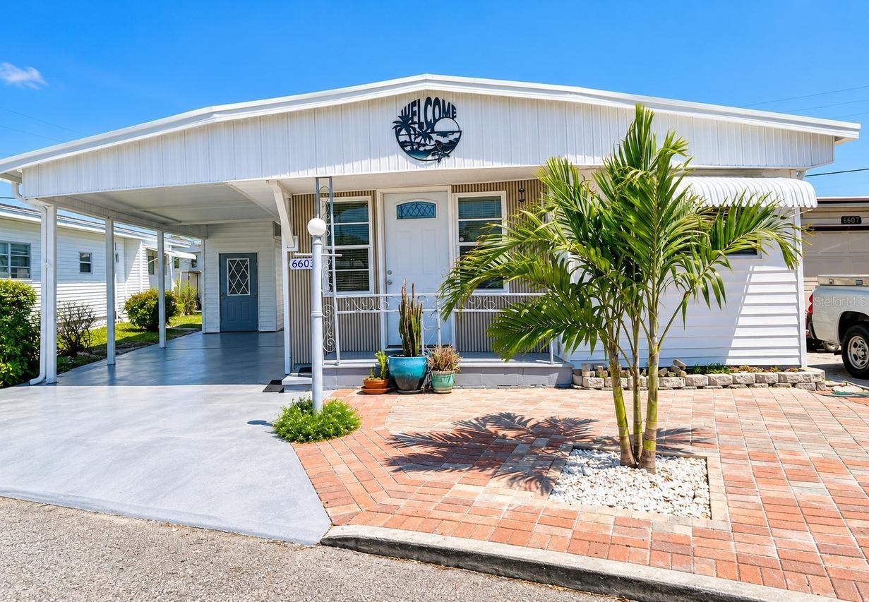 6605 Connecticut St., Bradenton, FL 34207