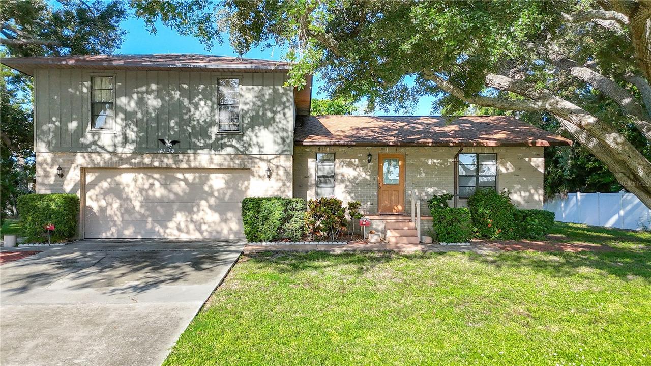 1104 77th St., Bradenton, FL 34209
