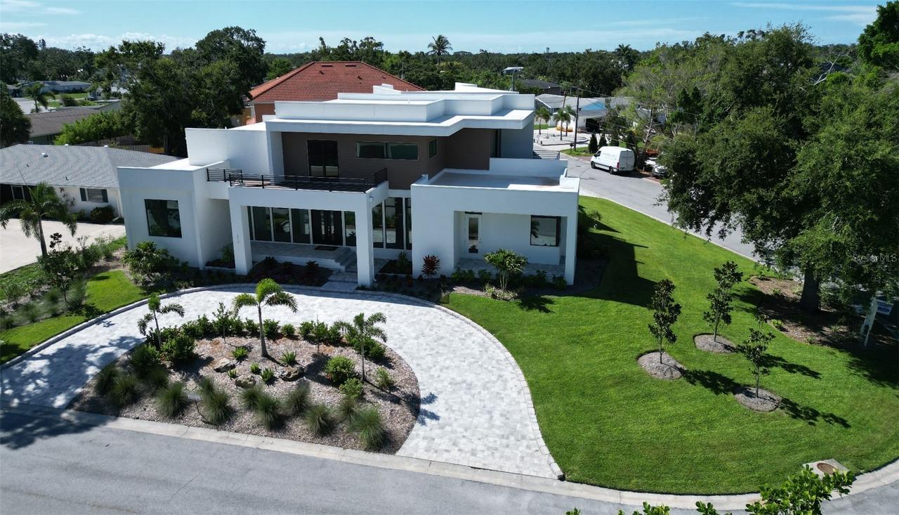 2110 Michele Dr., Sarasota, FL 34231