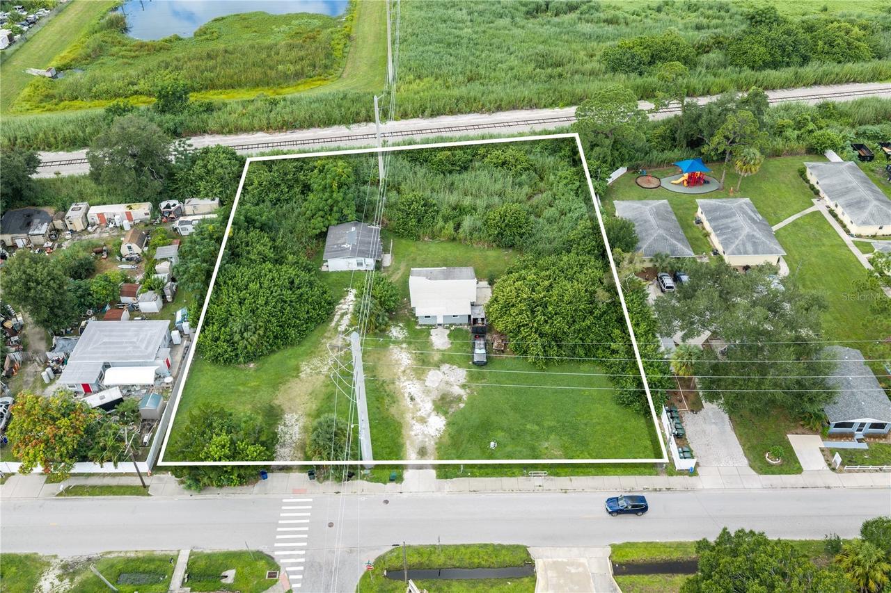2305 Mango Ave., Sarasota, FL 34234