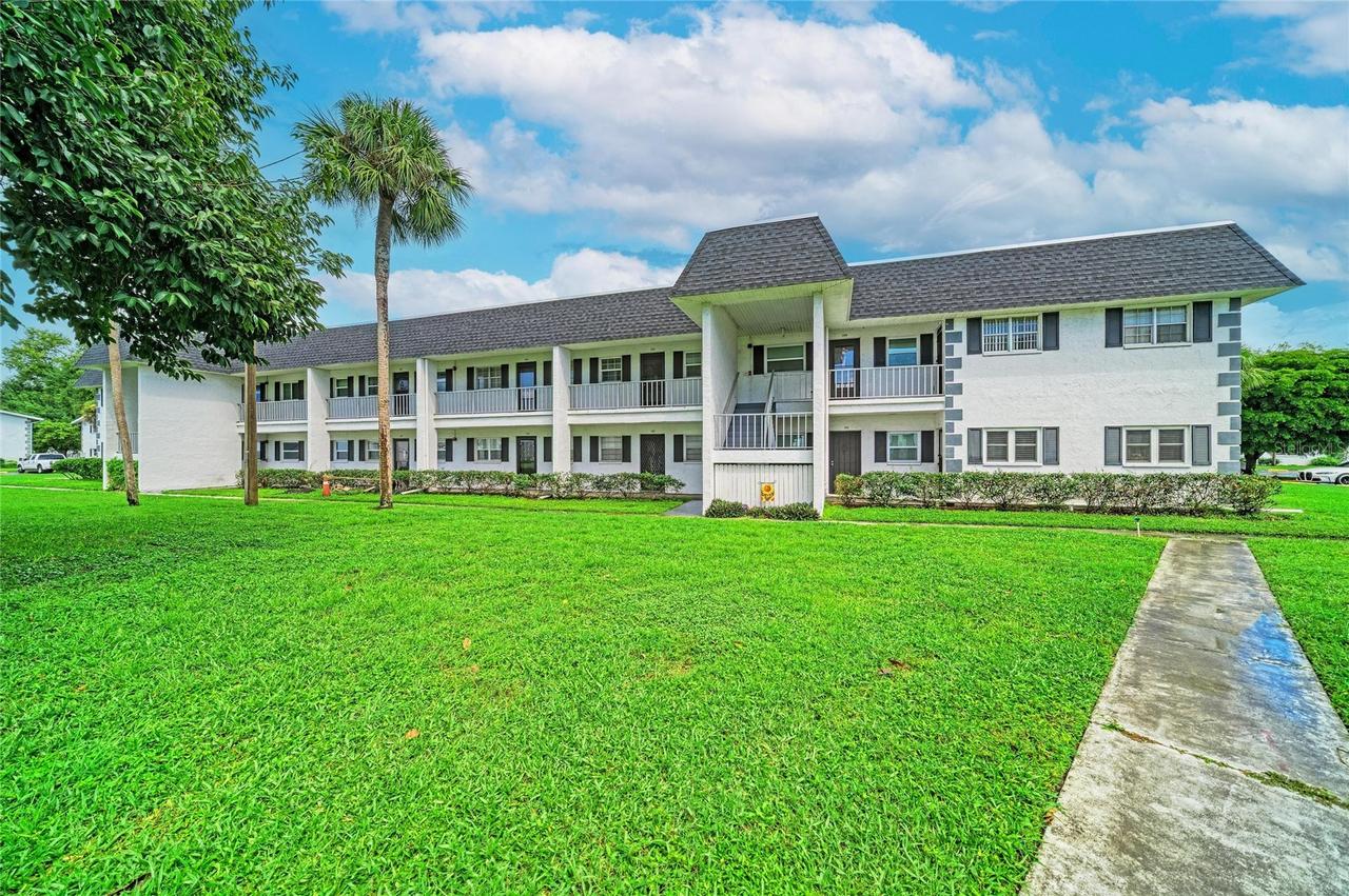 303 47th Avenue Dr. #157, Bradenton, FL 34207