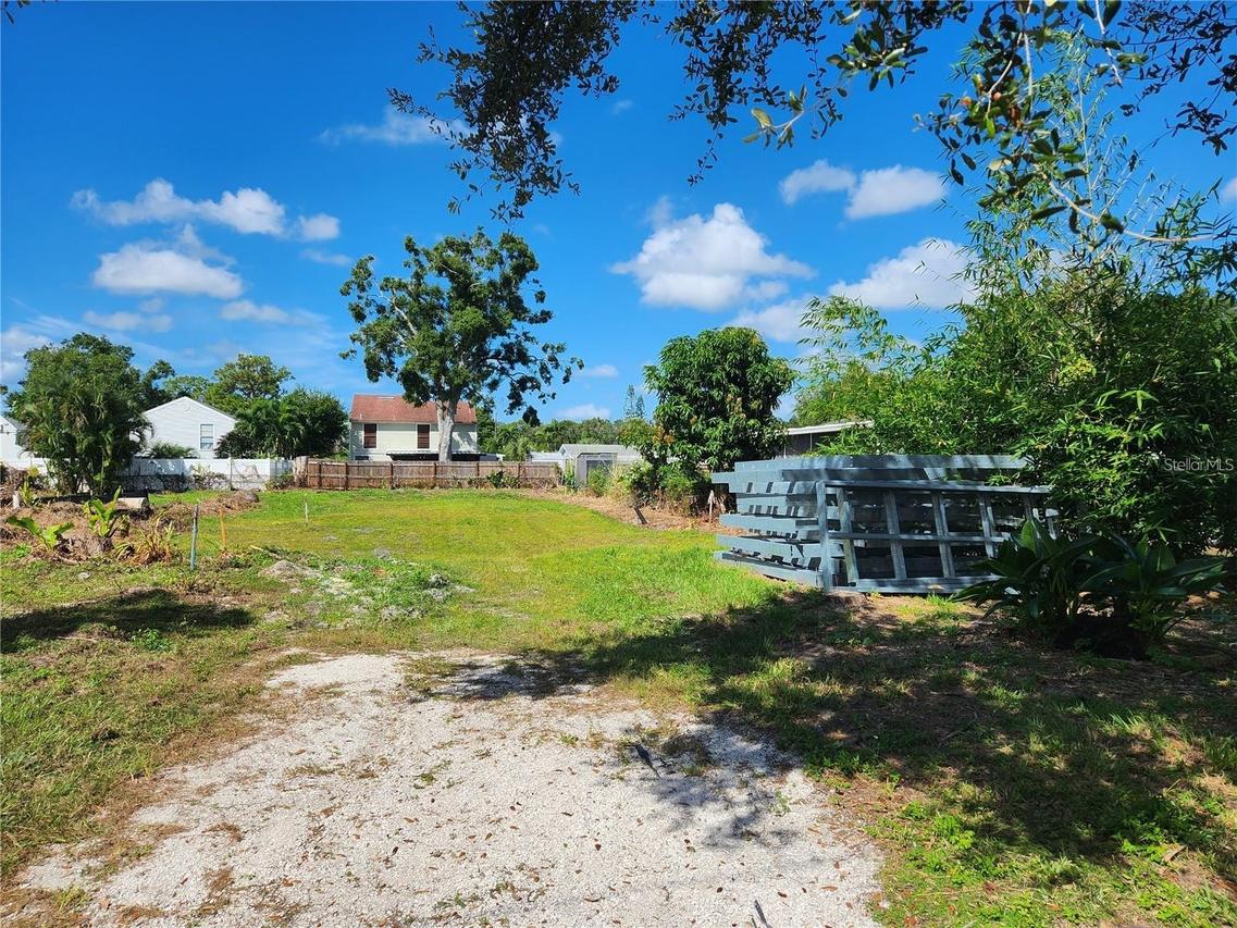 4528, 4530, 4532 South Lockwood Ridge Rd., Sarasota, FL 34231