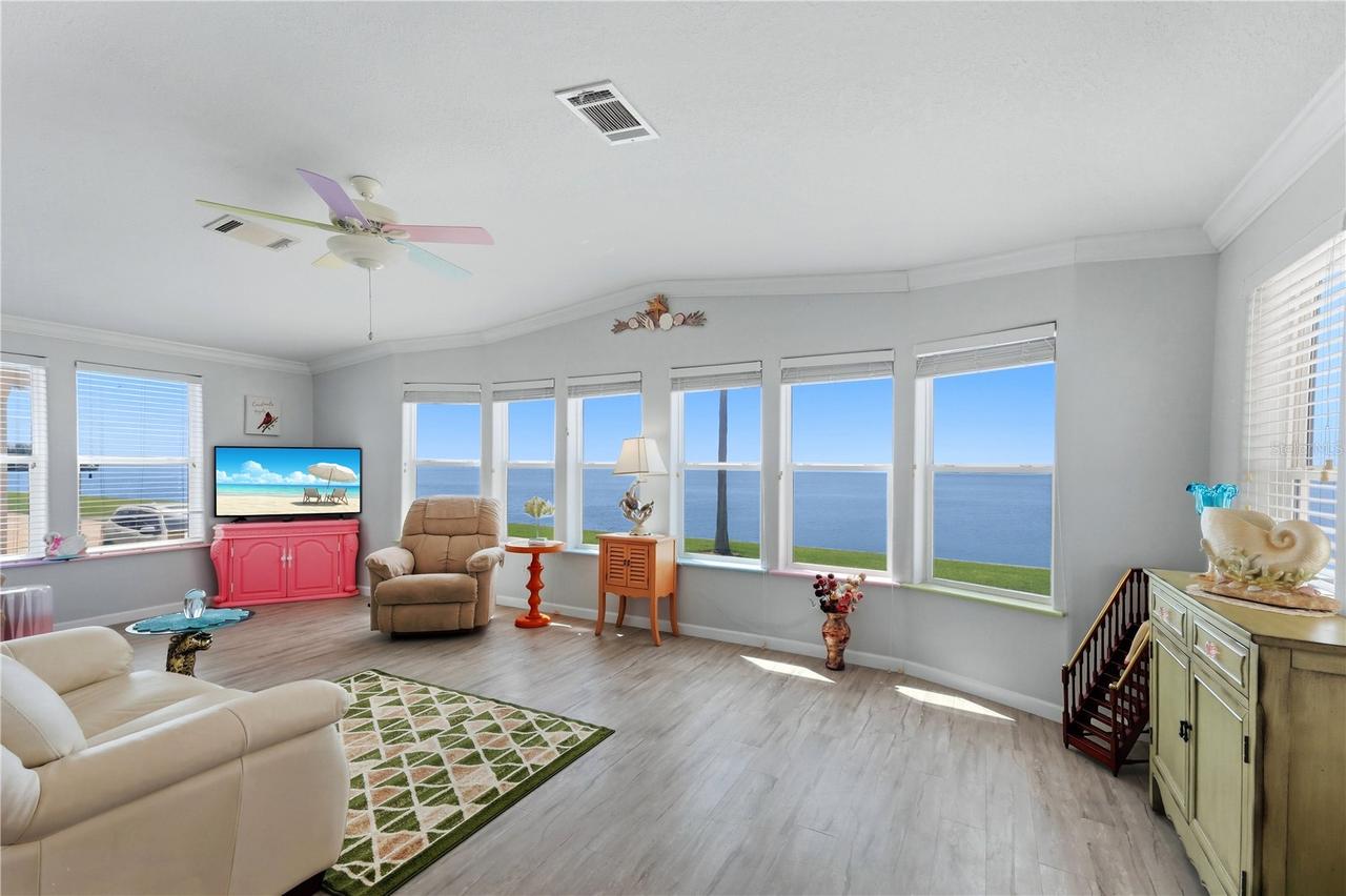 34 Bayview Dr., Bradenton, FL 34210