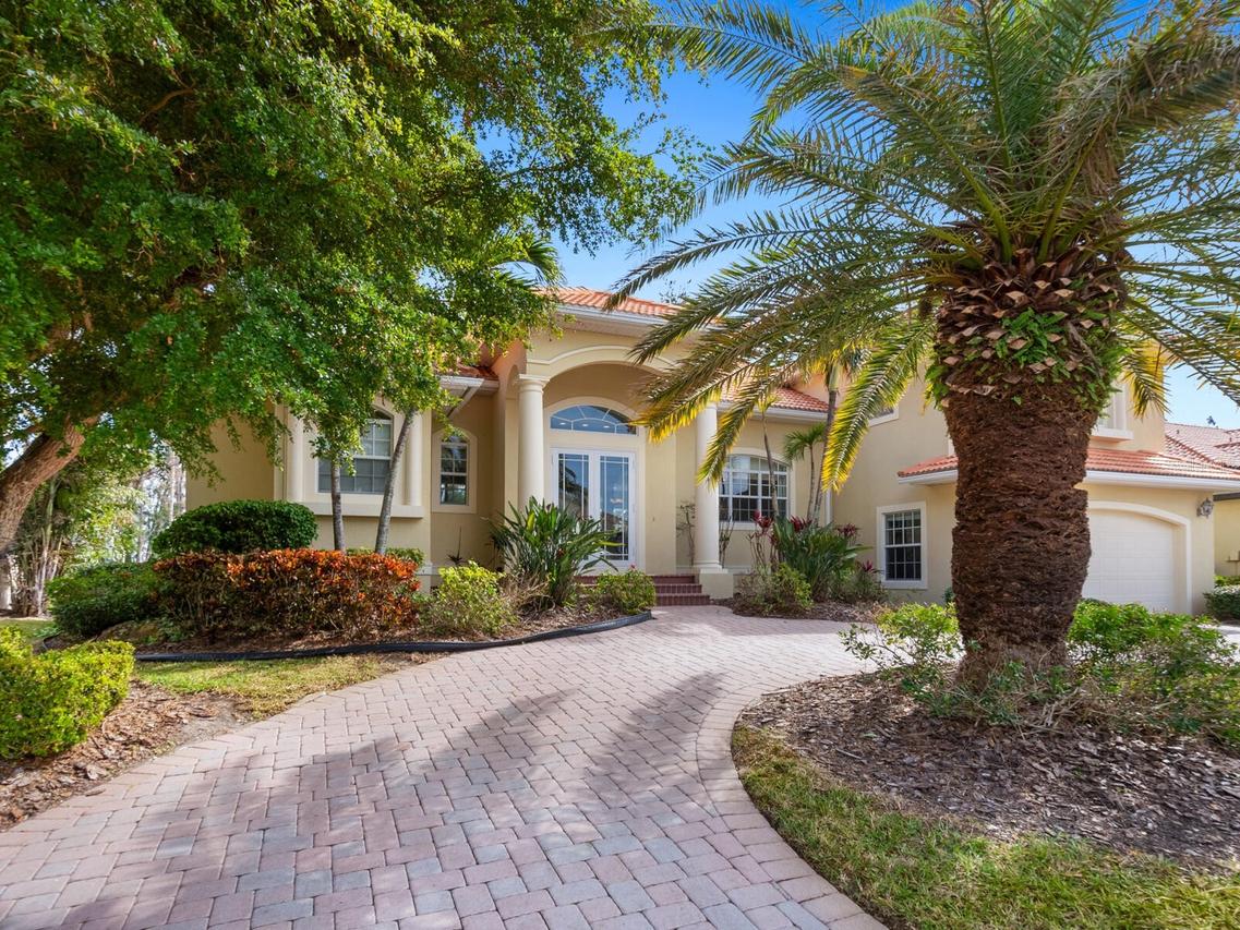 12317 Baypointe Ter., Cortez, FL 34215