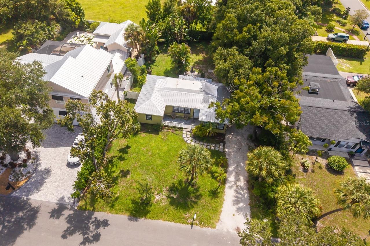 2316 Gull Ln., Sarasota, FL 34237
