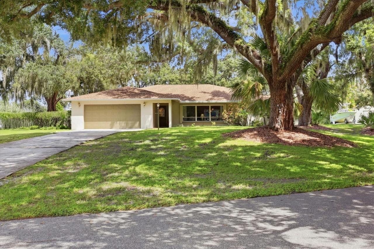 7963 N Leewynn Dr., Sarasota, FL 34240