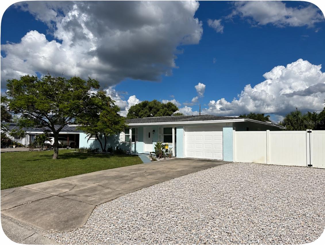 215 60th St., Bradenton, FL 34209