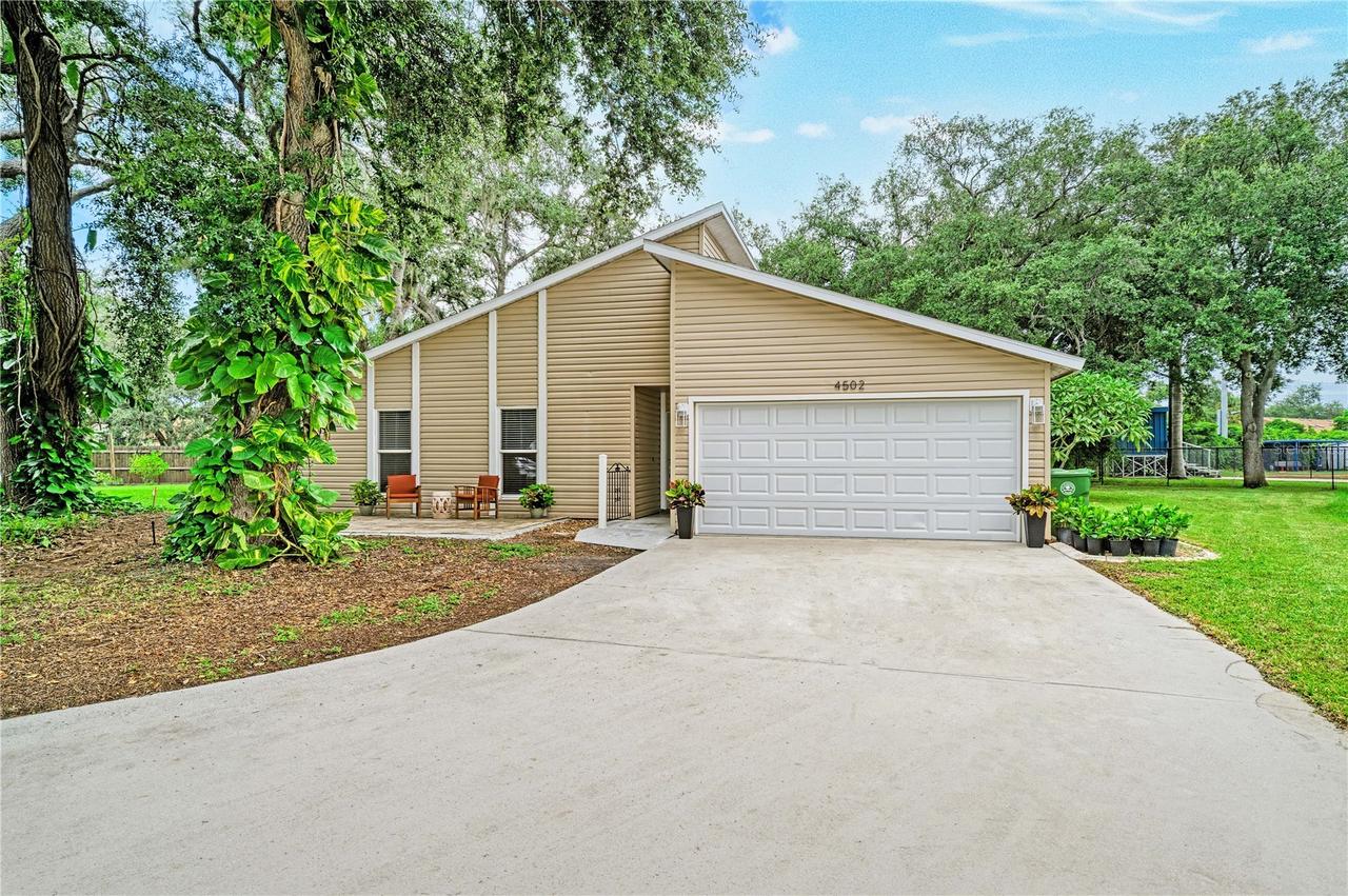 4502 33rd Ave., Bradenton, FL 34209
