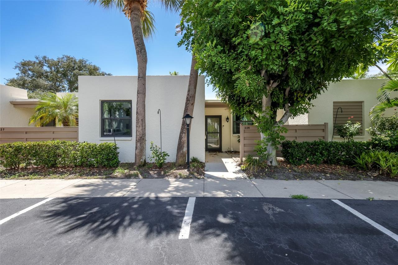 226 Sherwood Dr., Bradenton, FL 34210