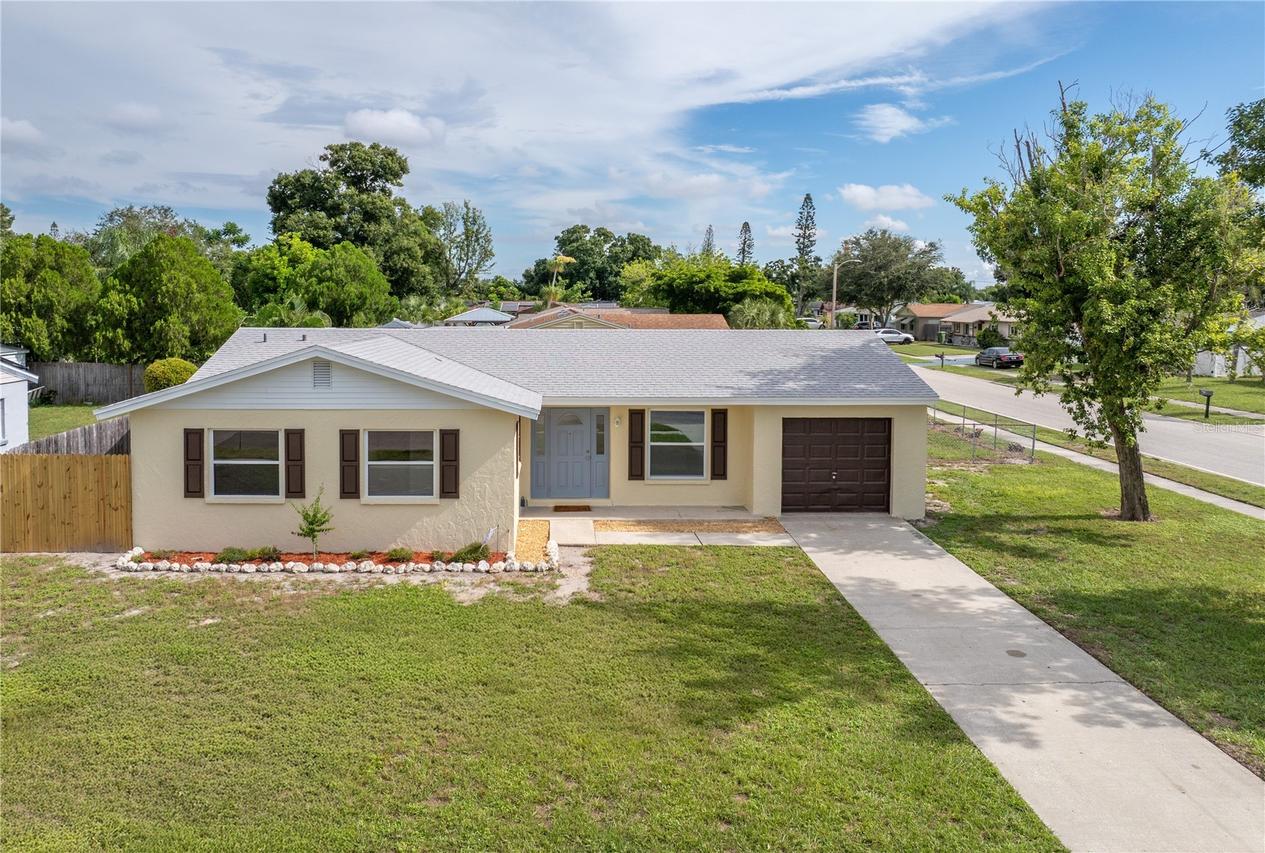 2918 Sandpointe Dr., Bradenton, FL 34205