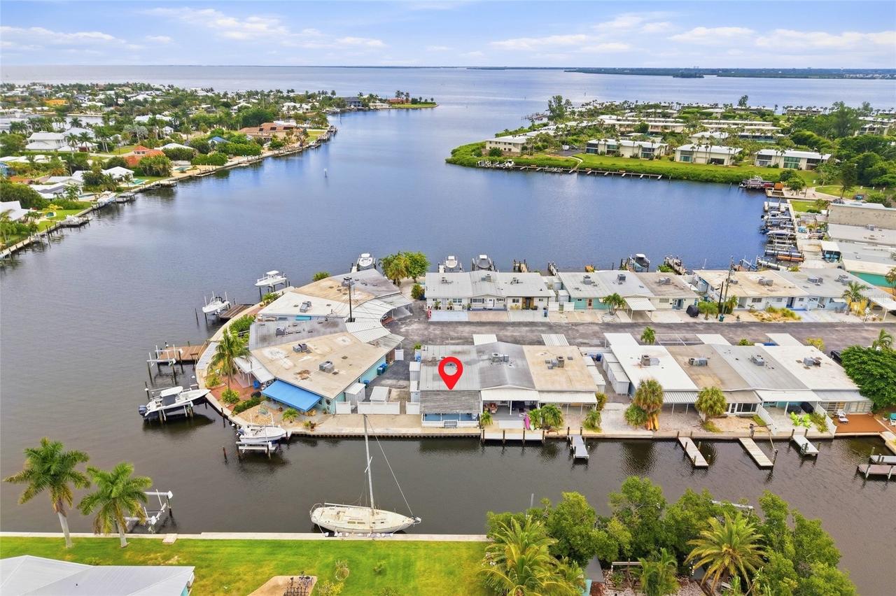 28 Seaside Ct., Holmes Beach, FL 34217
