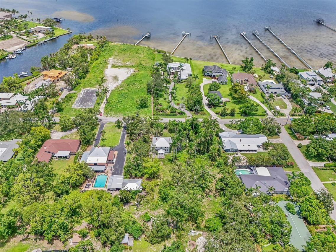 3601 Riverview Blvd., Bradenton, FL 34205