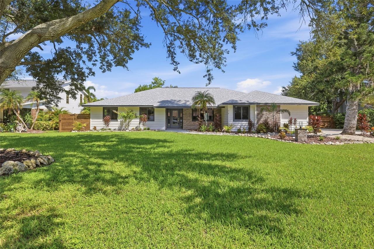 1411 70th St., Bradenton, FL 34209