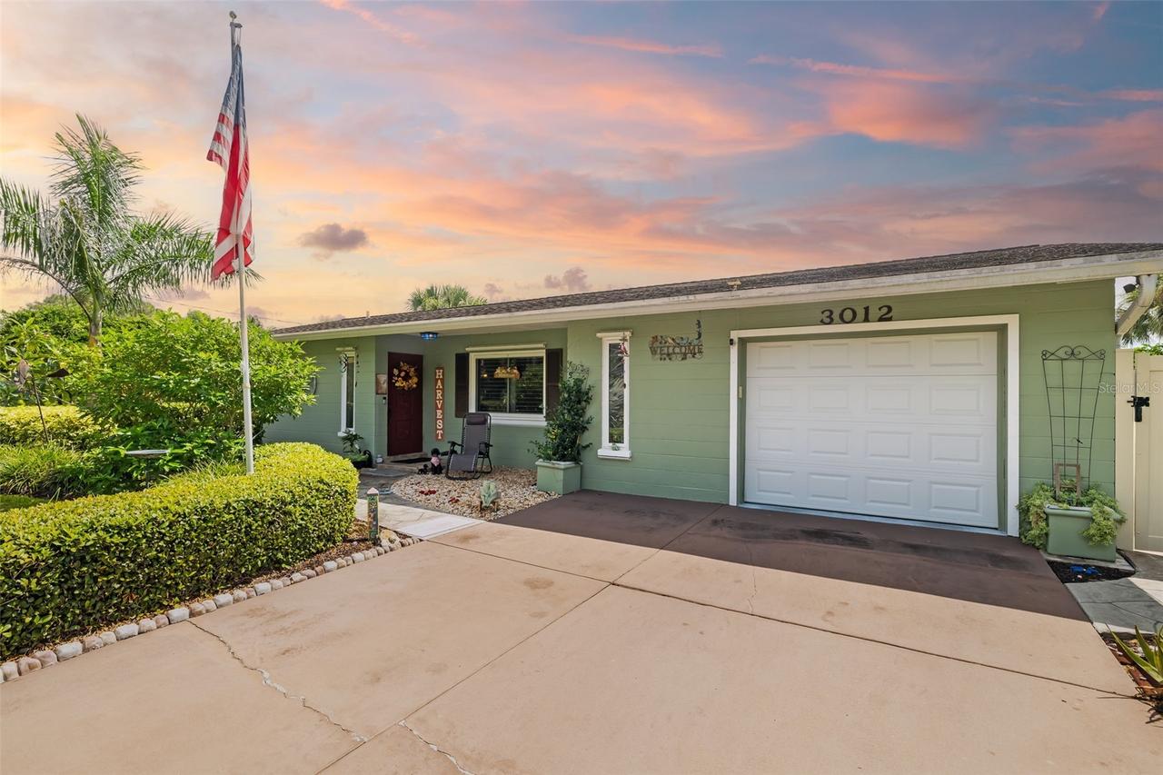 3012 Hyde Park St., Sarasota, FL 34239