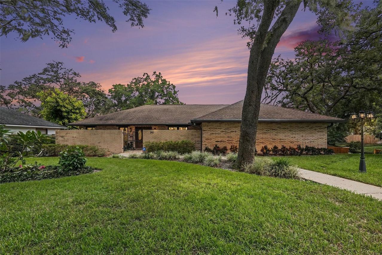 201 Wild Oak Dr., Brandon, FL 33511