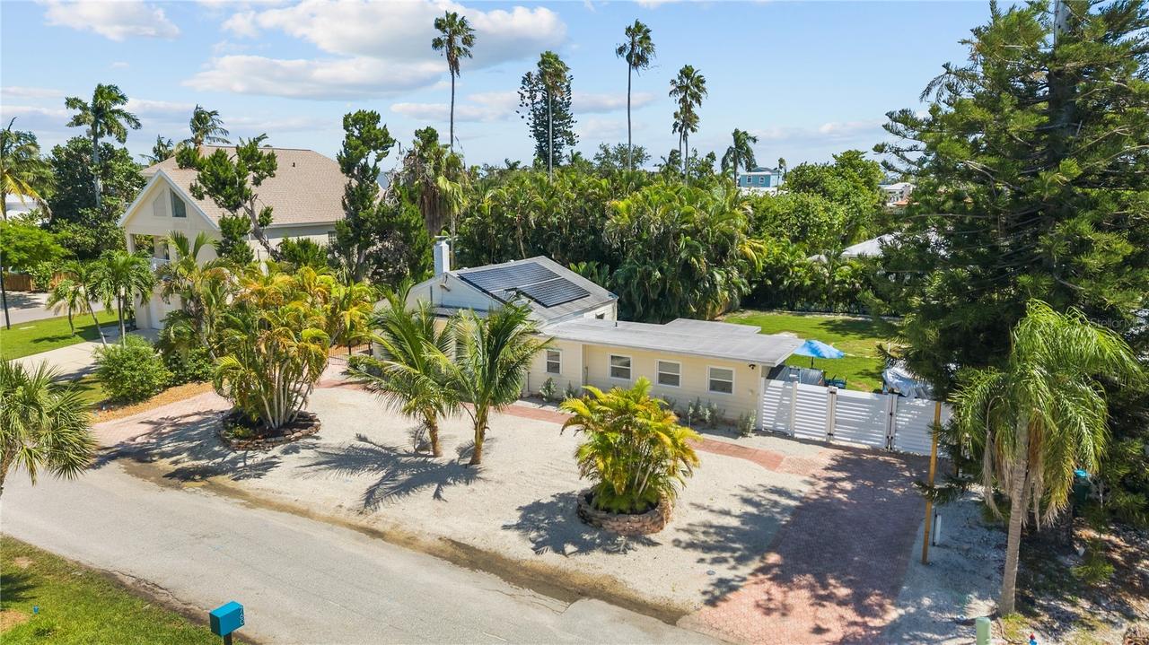760 Longboat Ct., Longboat Key, FL 34228