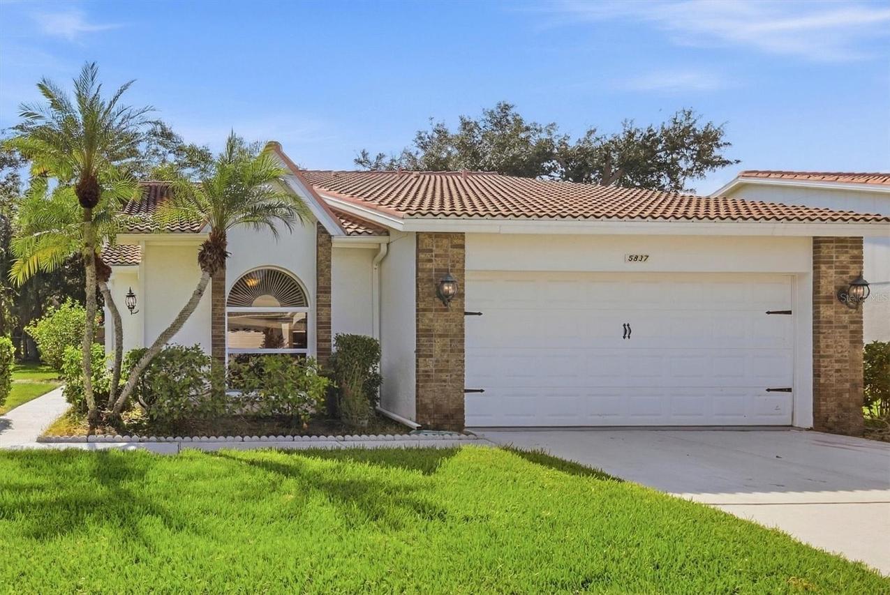 5837 Garden Lakes Dr., Bradenton, FL 34203
