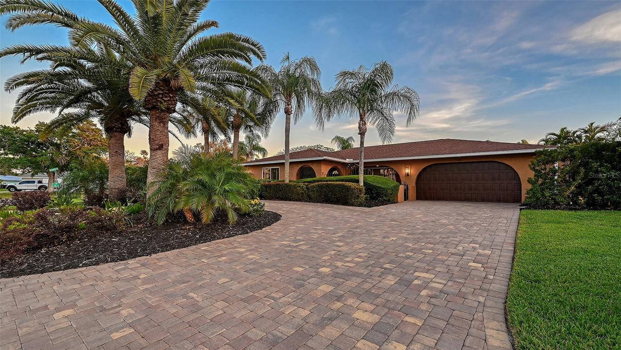 7137 Westmoreland Dr., Sarasota, FL 34243