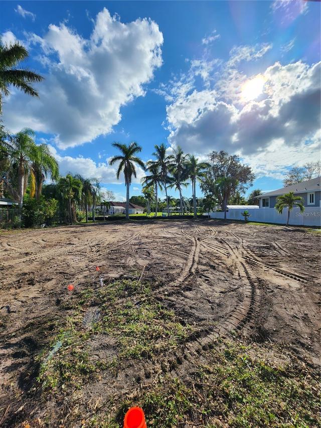 6915 9th Ave., Bradenton, FL 34209