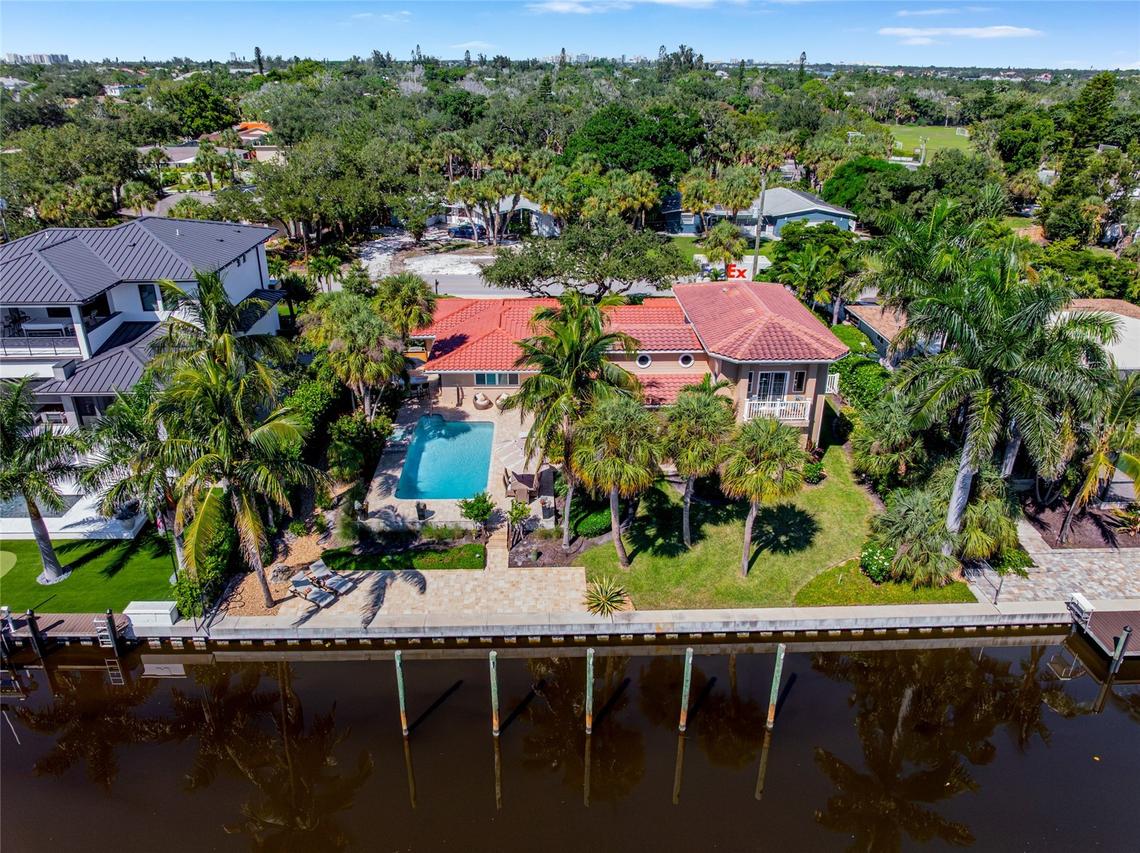 5376 Shadow Lawn Dr., Sarasota, FL 34242