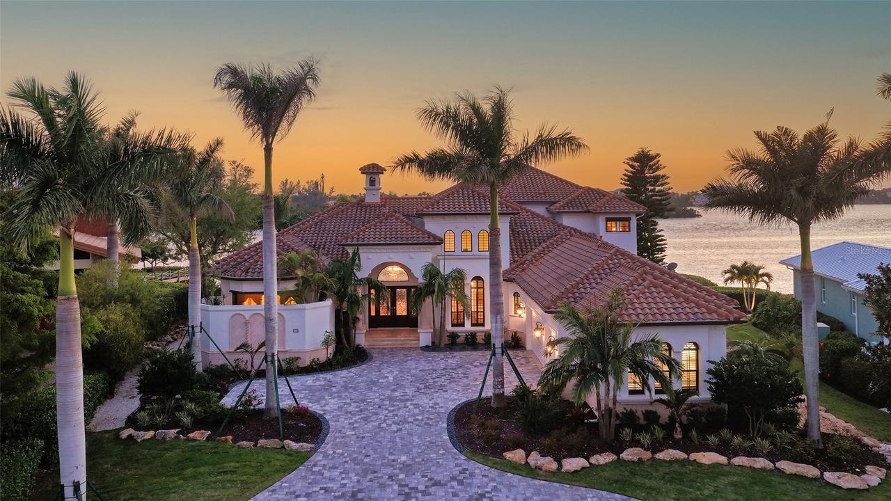275 Lookout Point Dr., Osprey, FL 34229