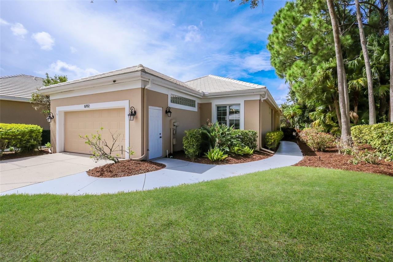 8702 52nd Dr., Bradenton, FL 34211