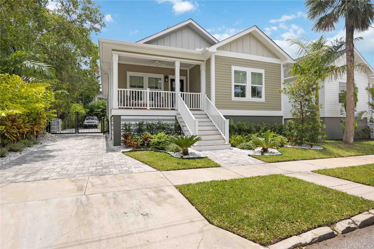 1623 8th Ave., Bradenton, FL 34205