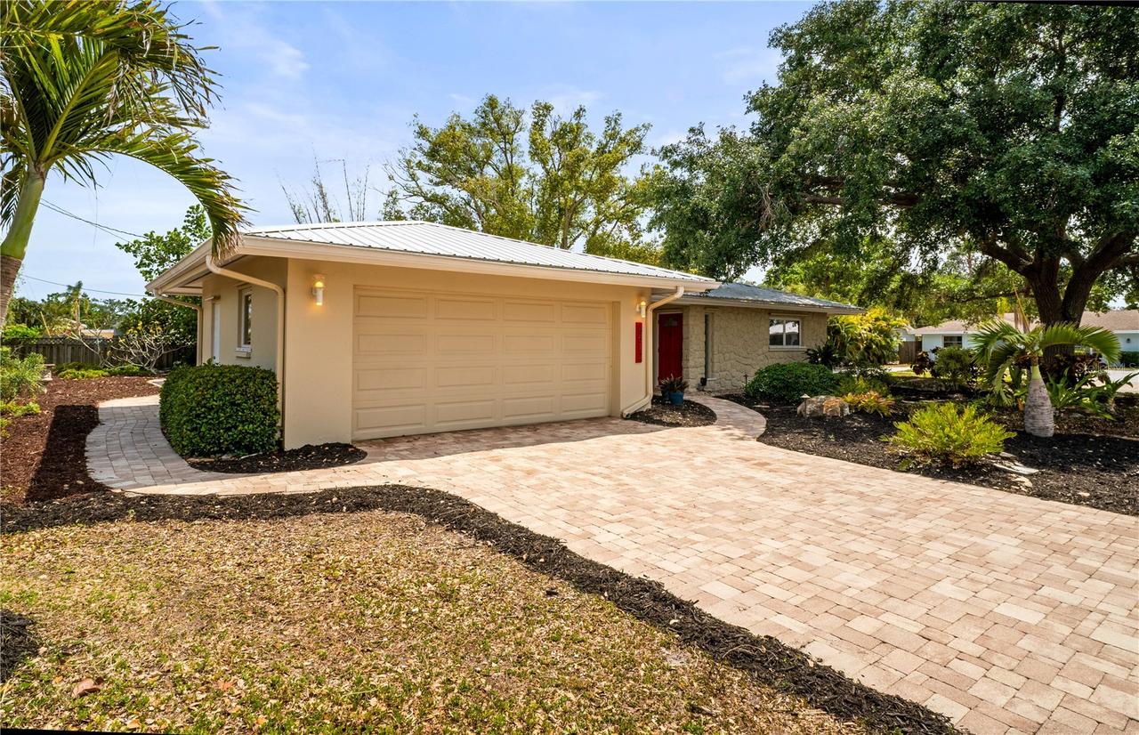 6512 Bowline Dr., Sarasota, FL 34231