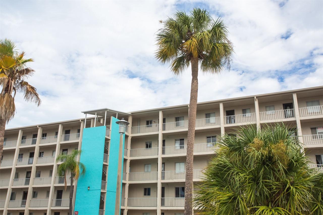 3710 Lake Bayshore Dr. #k416, Bradenton, FL 34205