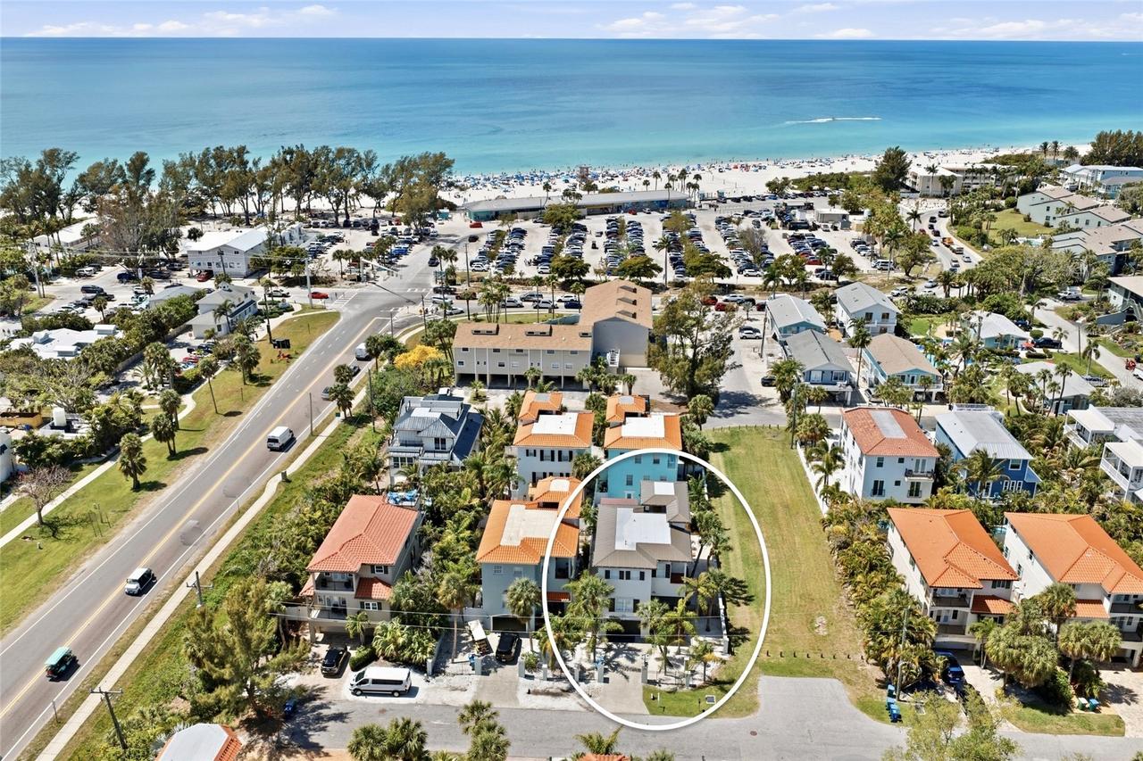 4006 5th Ave., Holmes Beach, FL 34217