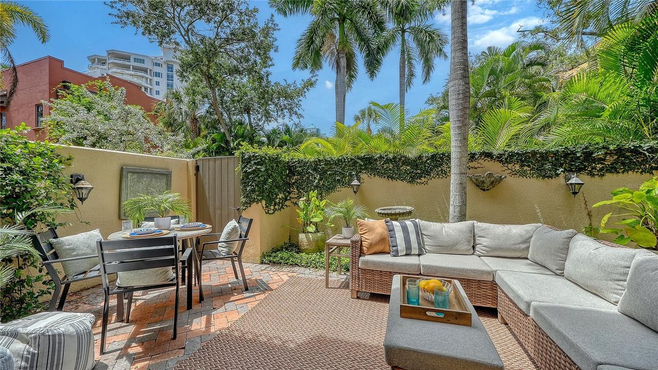 1513 Oak St. #18, Sarasota, FL 34236
