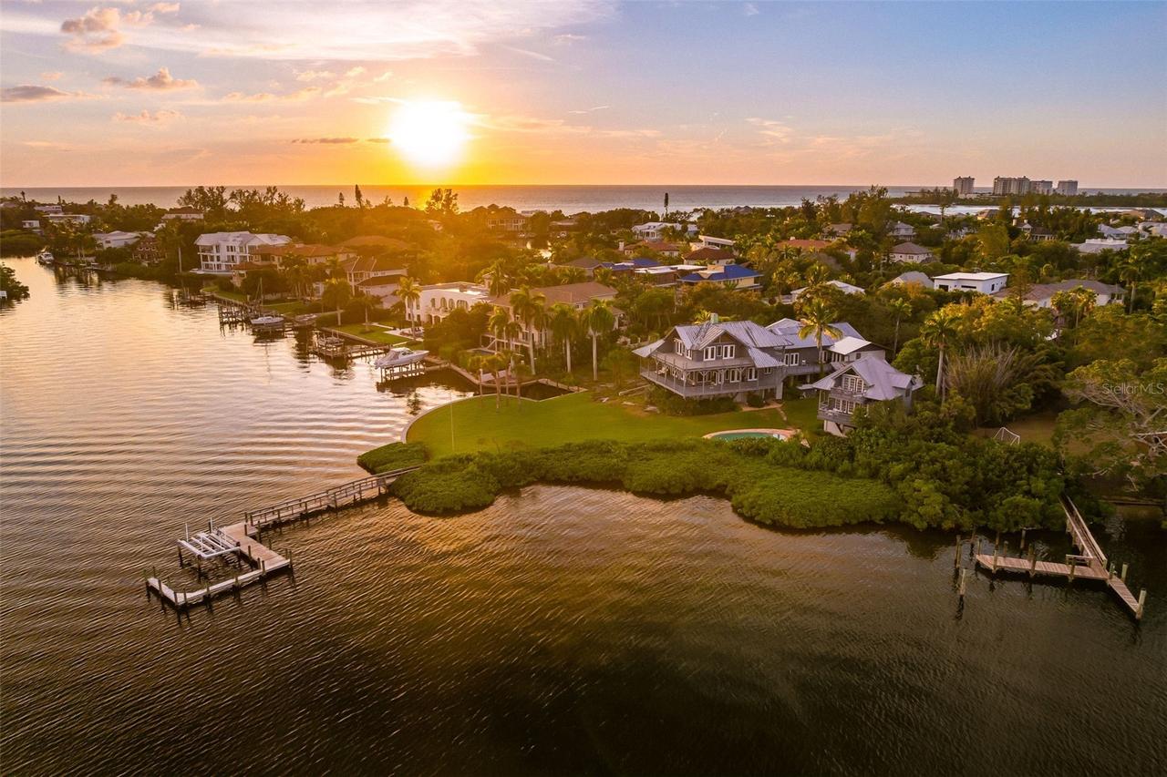 4196 Roberts Point Cir., Sarasota, FL 34242