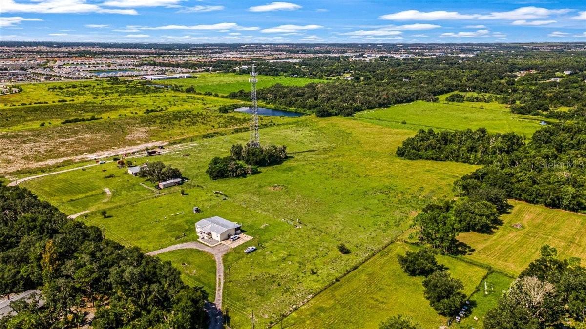 1703 Zipperer Rd., Bradenton, FL 34212