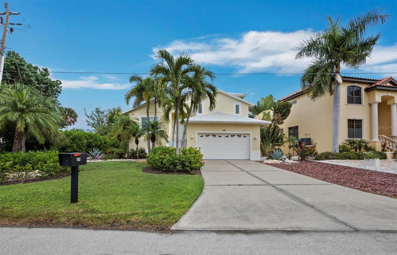 182 Island Cir., Sarasota, FL 34242