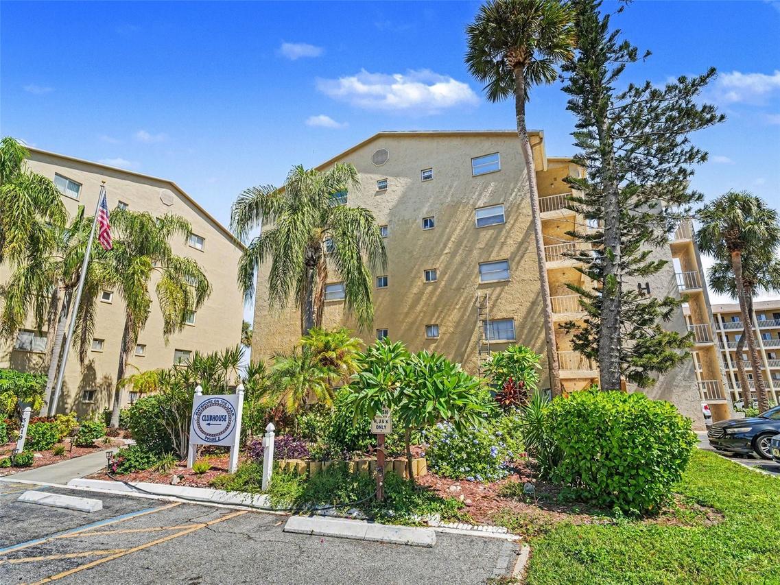 3785 Lake Bayshore Dr. #H-405, Bradenton, FL 34205