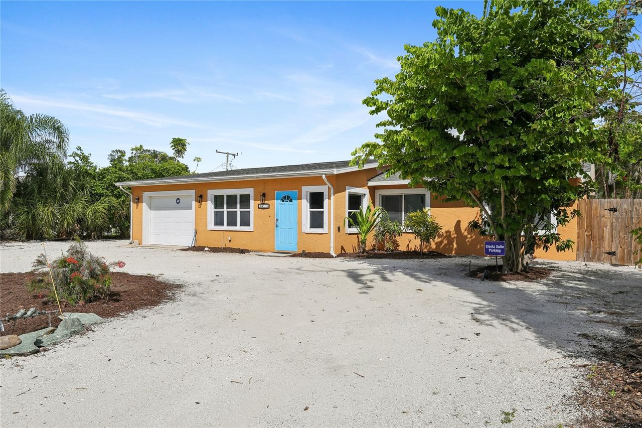 8479 Pinewood Rd., Sarasota, FL 34243